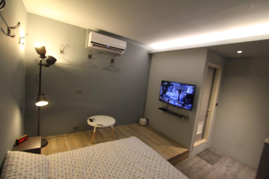 Midtown Retreat Apartament Tajpej Zewnętrze zdjęcie